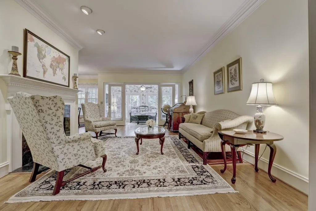 5634 River Oaks Drive, Sandy Springs, Georgia 30327, 3 Bedrooms Bedrooms, ,2 BathroomsBathrooms,Residential,Sold,5634 River Oaks Drive,5907435
