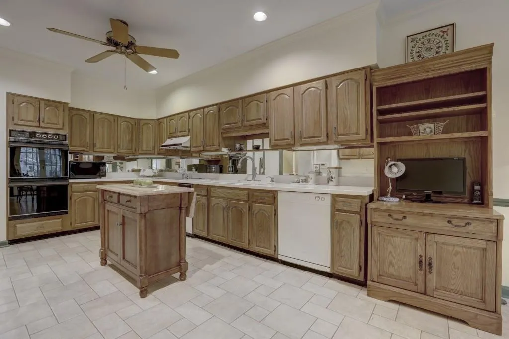 5634 River Oaks Drive, Sandy Springs, Georgia 30327, 3 Bedrooms Bedrooms, ,2 BathroomsBathrooms,Residential,Sold,5634 River Oaks Drive,5907435
