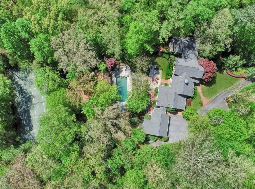 3945 Beechwood Drive Nw, Atlanta, Georgia 30327, 5 Bedrooms Bedrooms, ,5 BathroomsBathrooms,Residential,Sold,3945 Beechwood Drive Nw,5966166