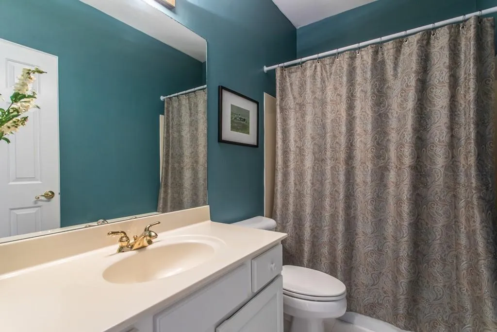 5250 S Trimble Road, Atlanta, Georgia 30342, 4 Bedrooms Bedrooms, ,3 BathroomsBathrooms,Residential,Sold,5250 S Trimble Road,6776462