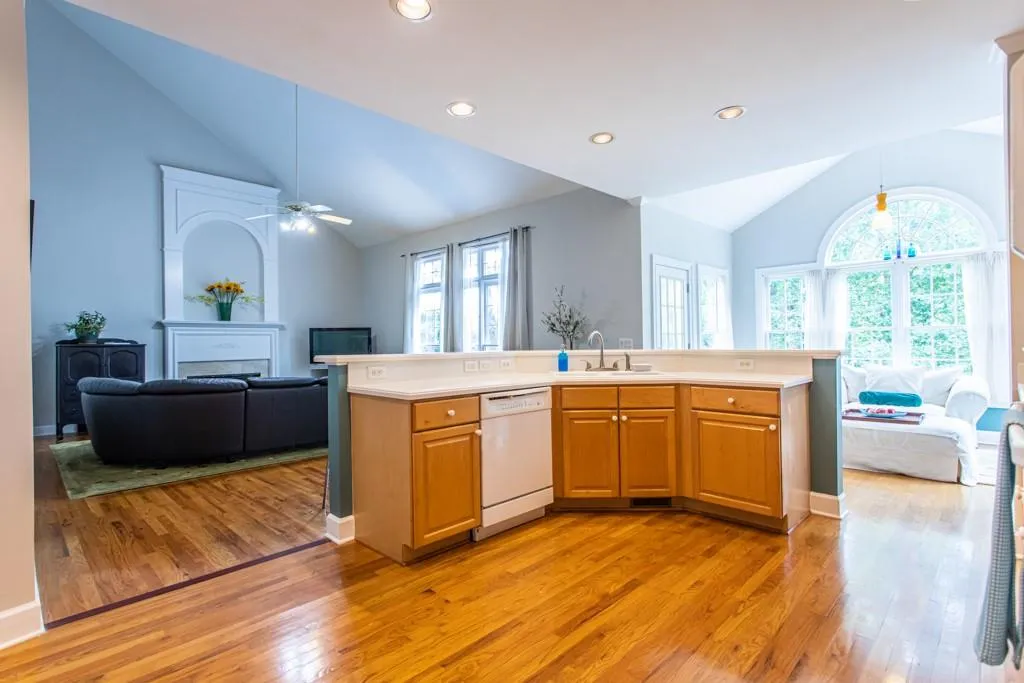 5250 S Trimble Road, Atlanta, Georgia 30342, 4 Bedrooms Bedrooms, ,3 BathroomsBathrooms,Residential,Sold,5250 S Trimble Road,6776462