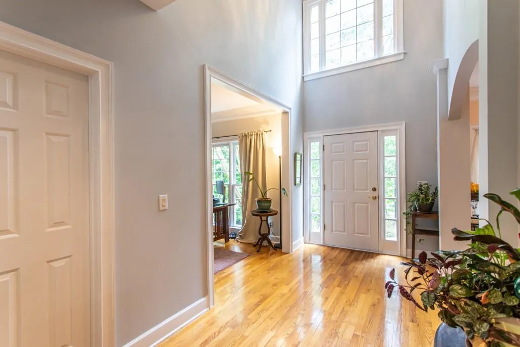 5250 S Trimble Road, Atlanta, Georgia 30342, 4 Bedrooms Bedrooms, ,3 BathroomsBathrooms,Residential,Sold,5250 S Trimble Road,6776462