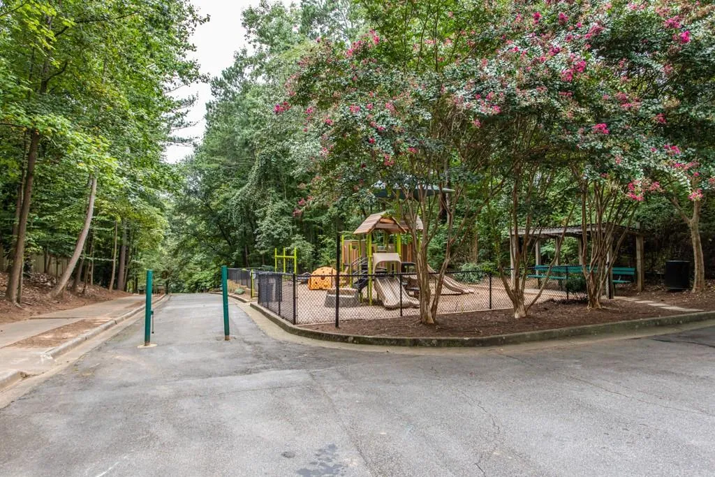 5250 S Trimble Road, Atlanta, Georgia 30342, 4 Bedrooms Bedrooms, ,3 BathroomsBathrooms,Residential,Sold,5250 S Trimble Road,6776462