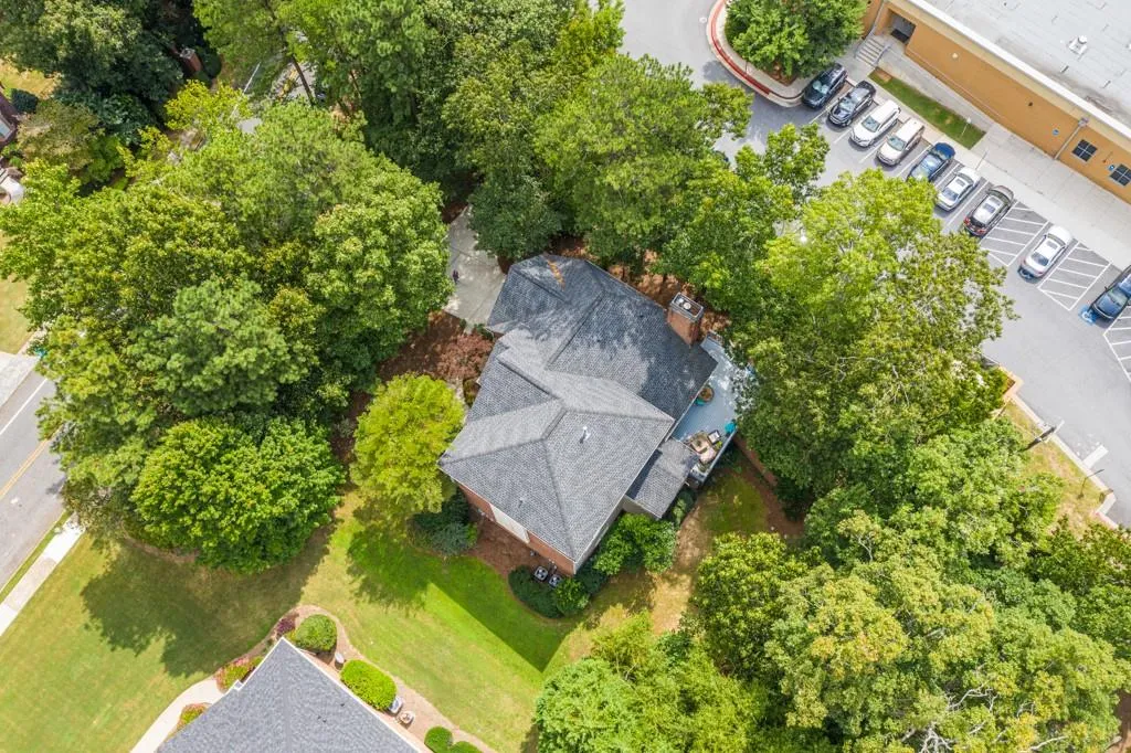 5250 S Trimble Road, Atlanta, Georgia 30342, 4 Bedrooms Bedrooms, ,3 BathroomsBathrooms,Residential,Sold,5250 S Trimble Road,6776462