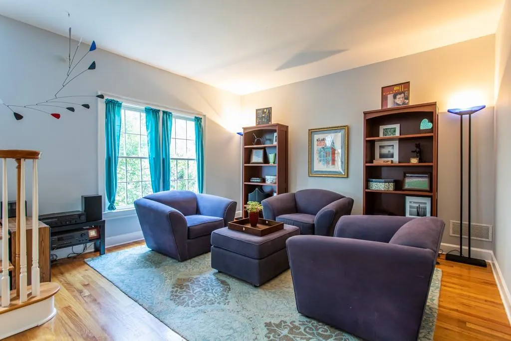 5250 S Trimble Road, Atlanta, Georgia 30342, 4 Bedrooms Bedrooms, ,3 BathroomsBathrooms,Residential,Sold,5250 S Trimble Road,6776462