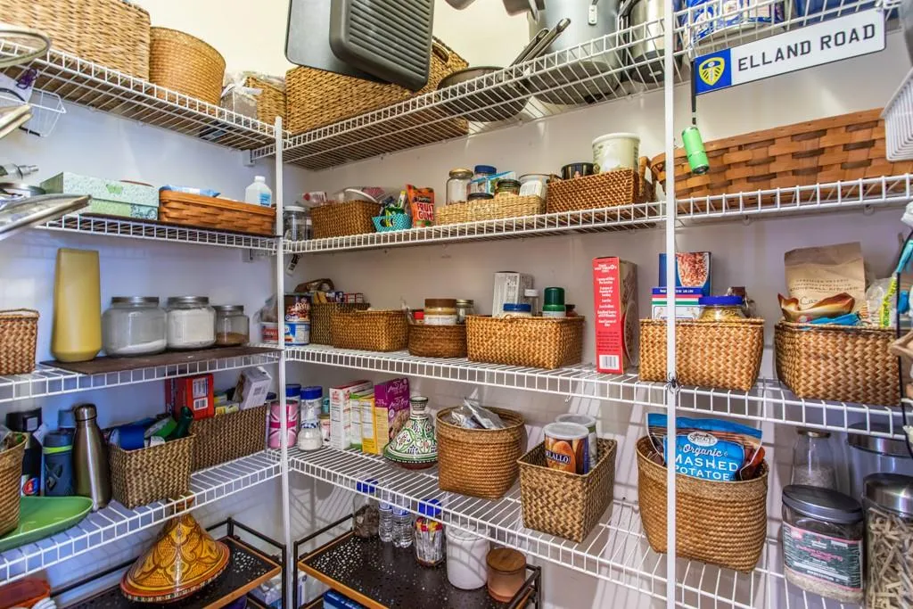 5250 S Trimble Road, Atlanta, Georgia 30342, 4 Bedrooms Bedrooms, ,3 BathroomsBathrooms,Residential,Sold,5250 S Trimble Road,6776462