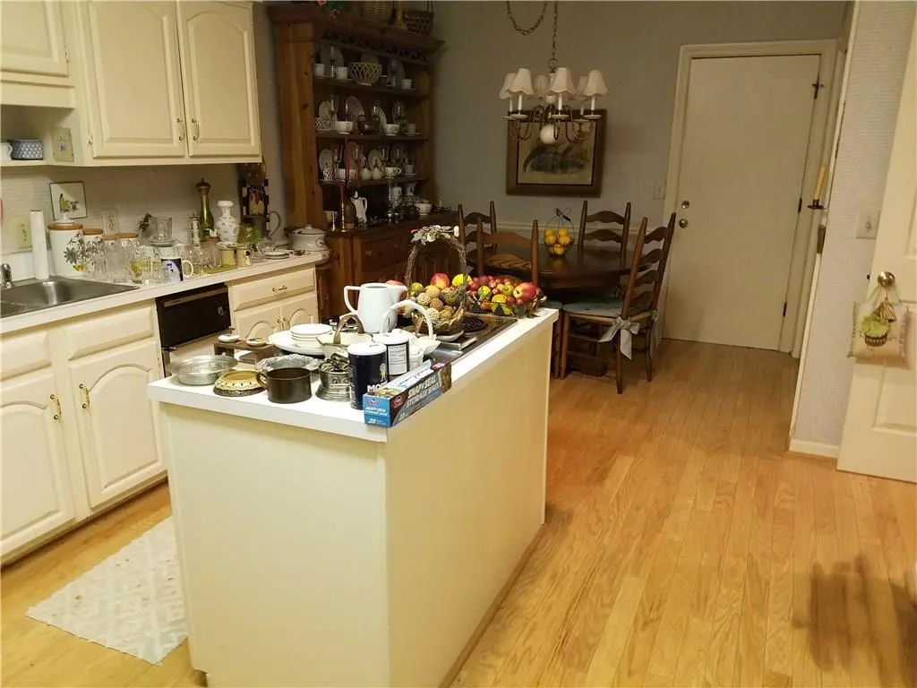 5638 River Oaks Place Unit 5638, Sandy Springs, Georgia 30327, 3 Bedrooms Bedrooms, ,2 BathroomsBathrooms,Residential,Sold,5638 River Oaks Place Unit 5638,5851353