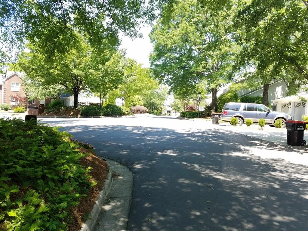 5638 River Oaks Place Unit 5638, Sandy Springs, Georgia 30327, 3 Bedrooms Bedrooms, ,2 BathroomsBathrooms,Residential,Sold,5638 River Oaks Place Unit 5638,5851353