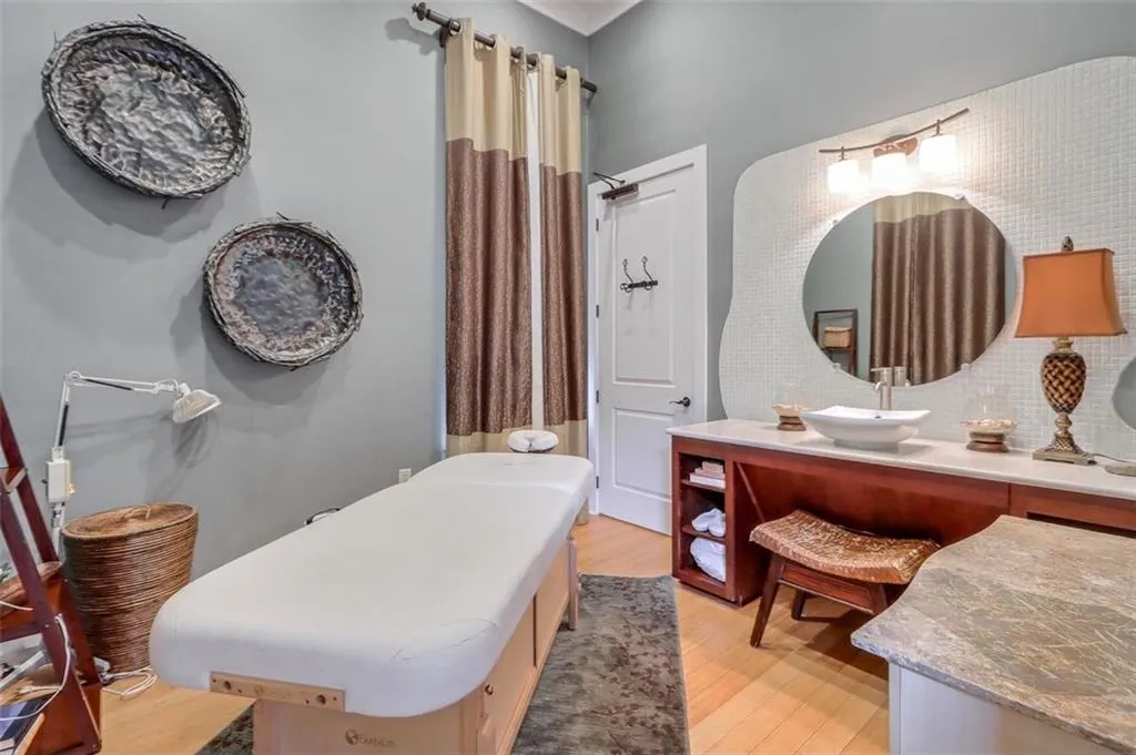 200 River Vista Drive Unit 403, Atlanta, Georgia 30339, 2 Bedrooms Bedrooms, ,2 BathroomsBathrooms,Residential,Sold,200 River Vista Drive Unit 403,6938307