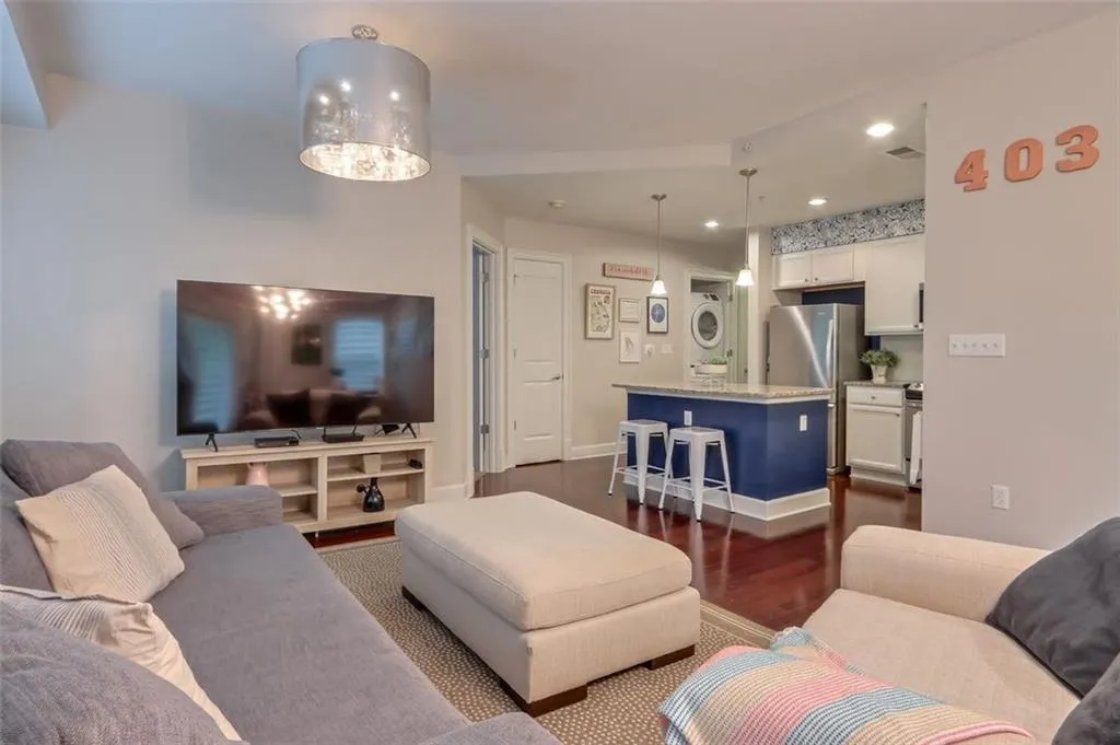 200 River Vista Drive Unit 403, Atlanta, Georgia 30339, 2 Bedrooms Bedrooms, ,2 BathroomsBathrooms,Residential,Sold,200 River Vista Drive Unit 403,6938307
