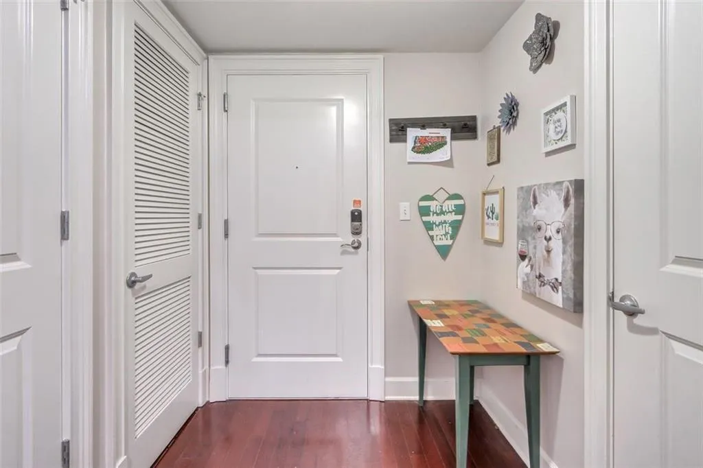 200 River Vista Drive Unit 403, Atlanta, Georgia 30339, 2 Bedrooms Bedrooms, ,2 BathroomsBathrooms,Residential,Sold,200 River Vista Drive Unit 403,6938307
