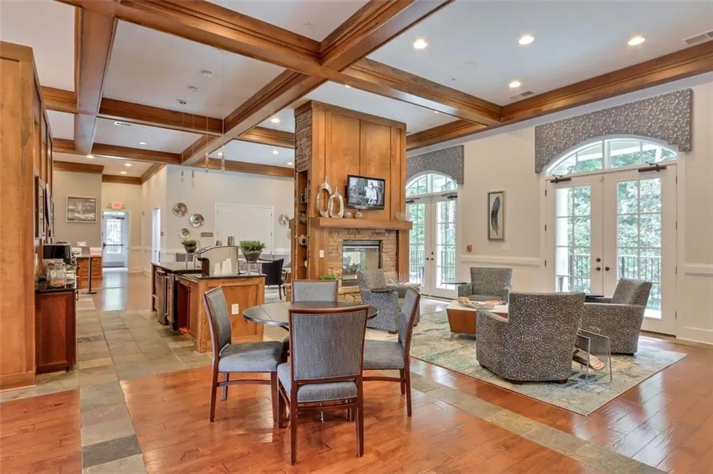 200 River Vista Drive Unit 403, Atlanta, Georgia 30339, 2 Bedrooms Bedrooms, ,2 BathroomsBathrooms,Residential,Sold,200 River Vista Drive Unit 403,6938307