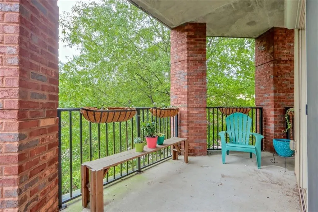 200 River Vista Drive Unit 403, Atlanta, Georgia 30339, 2 Bedrooms Bedrooms, ,2 BathroomsBathrooms,Residential,Sold,200 River Vista Drive Unit 403,6938307