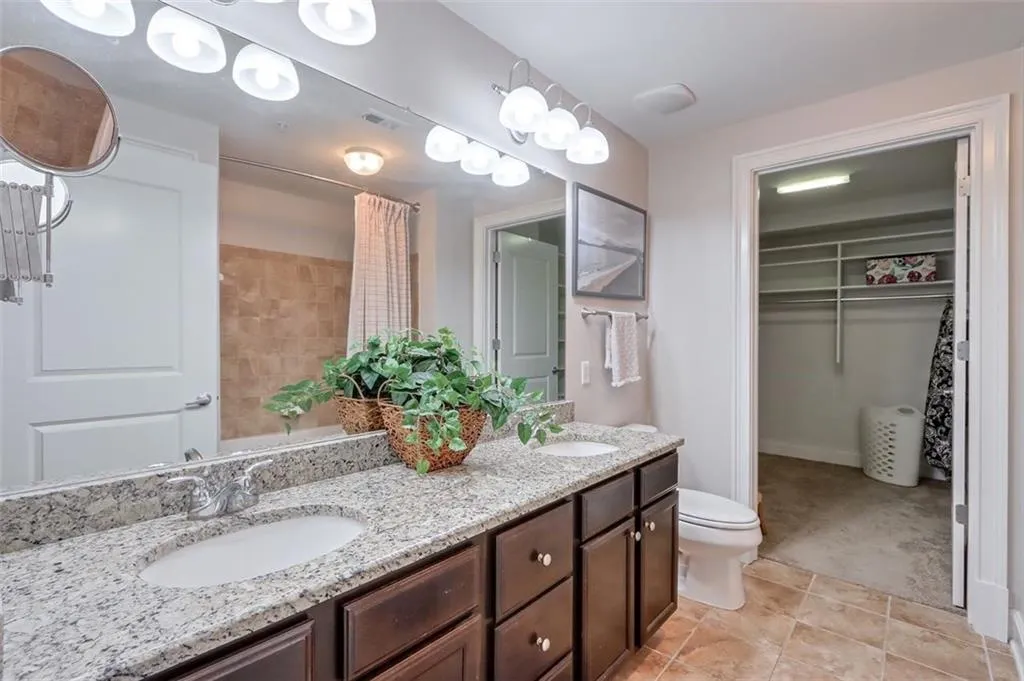 200 River Vista Drive Unit 403, Atlanta, Georgia 30339, 2 Bedrooms Bedrooms, ,2 BathroomsBathrooms,Residential,Sold,200 River Vista Drive Unit 403,6938307