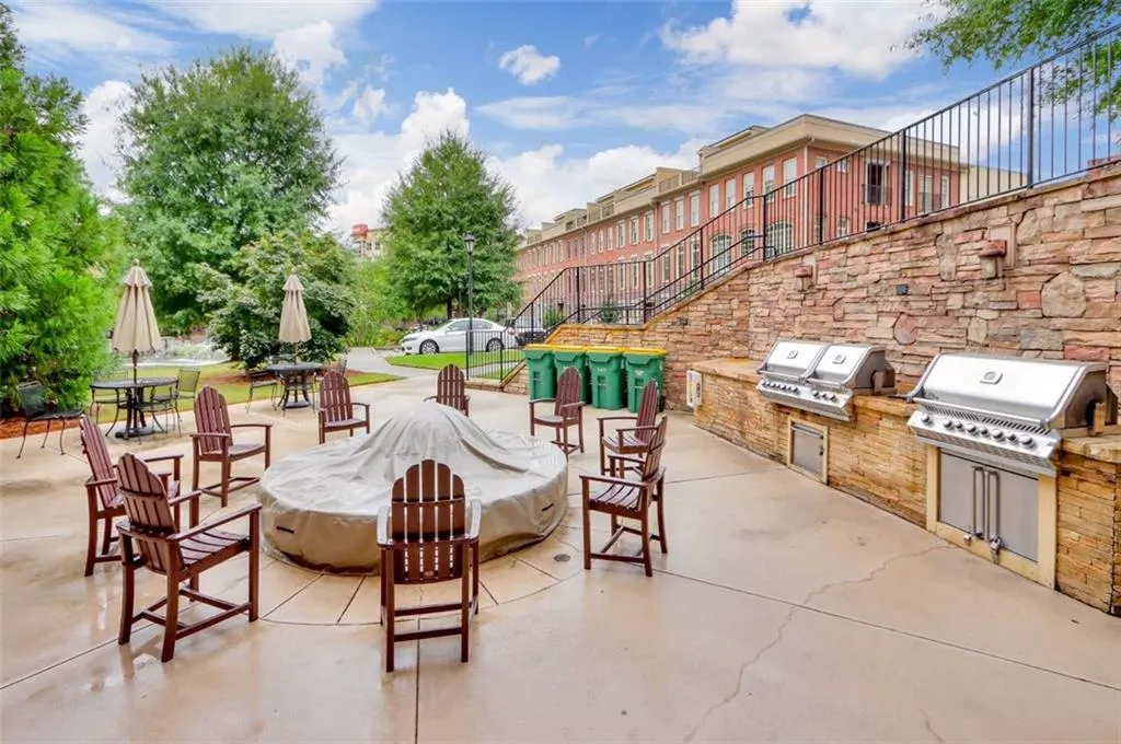200 River Vista Drive Unit 403, Atlanta, Georgia 30339, 2 Bedrooms Bedrooms, ,2 BathroomsBathrooms,Residential,Sold,200 River Vista Drive Unit 403,6938307