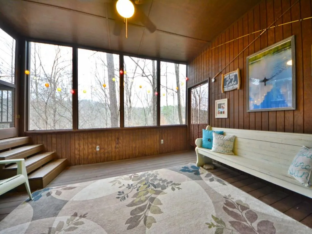 240 Grogans Lake Point, Sandy Springs, Georgia 30350, 6 Bedrooms Bedrooms, ,4 BathroomsBathrooms,Residential,Sold,240 Grogans Lake Point,5635140