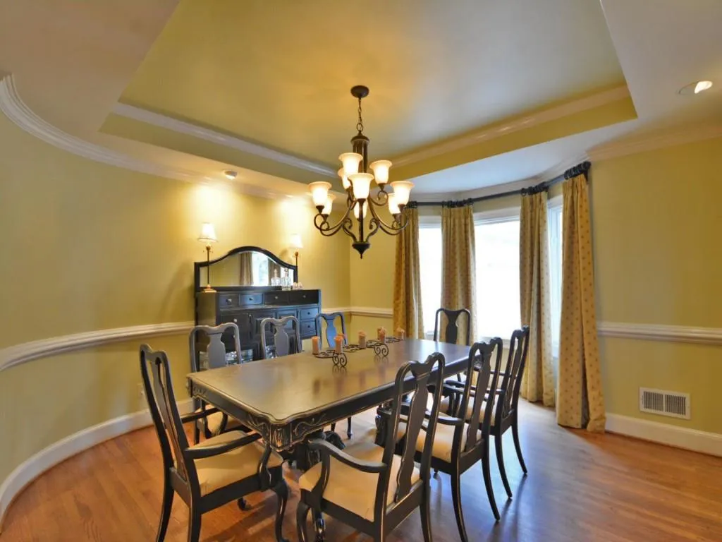 240 Grogans Lake Point, Sandy Springs, Georgia 30350, 6 Bedrooms Bedrooms, ,4 BathroomsBathrooms,Residential,Sold,240 Grogans Lake Point,5635140