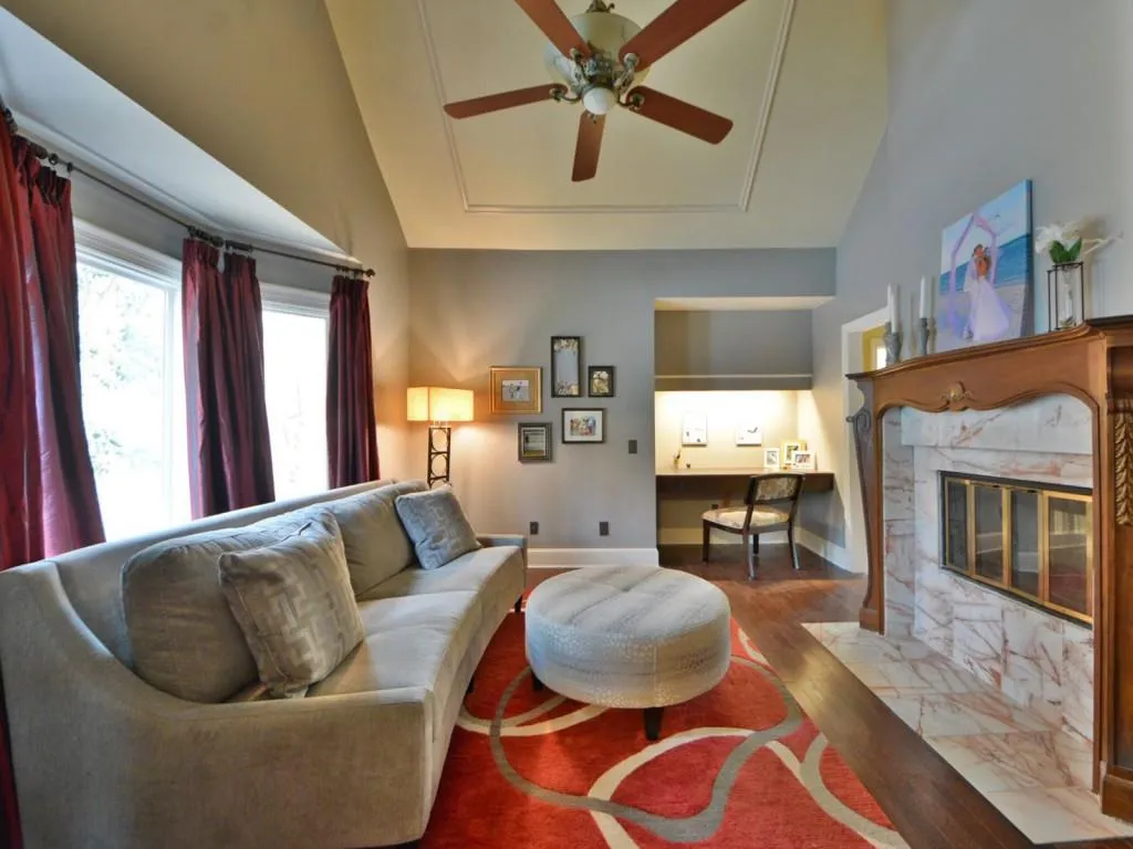 240 Grogans Lake Point, Sandy Springs, Georgia 30350, 6 Bedrooms Bedrooms, ,4 BathroomsBathrooms,Residential,Sold,240 Grogans Lake Point,5635140