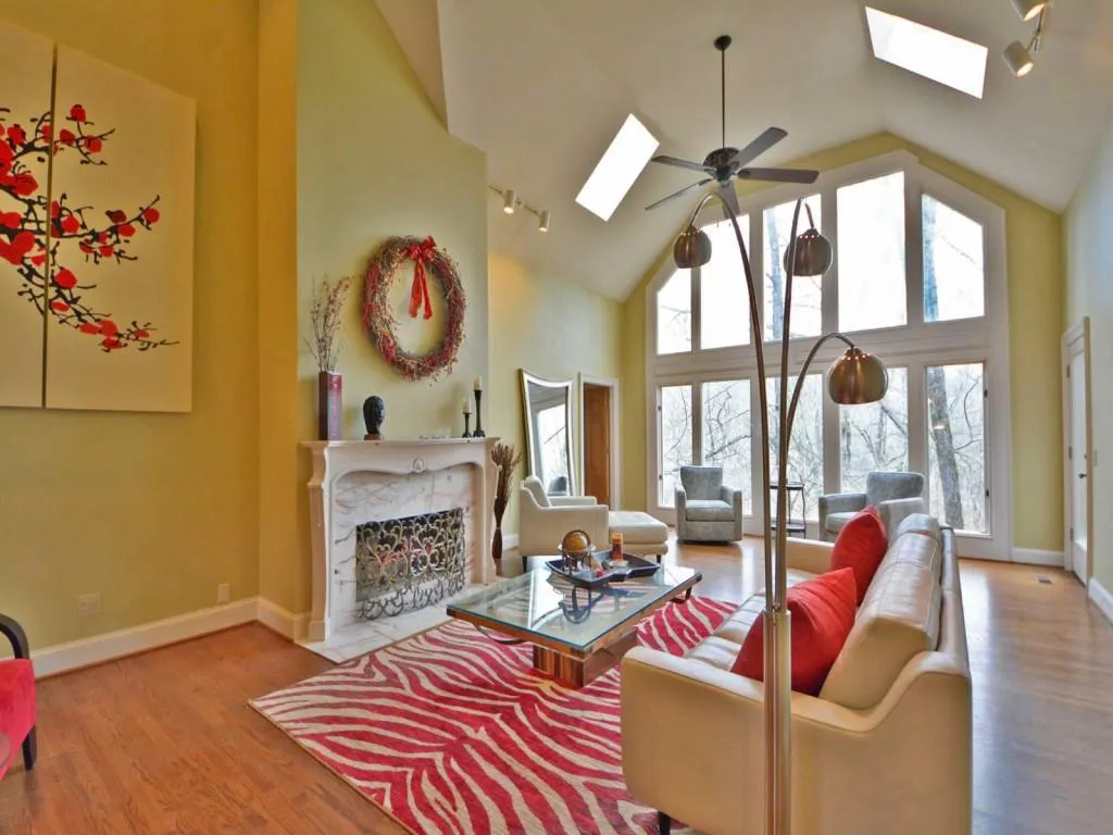 240 Grogans Lake Point, Sandy Springs, Georgia 30350, 6 Bedrooms Bedrooms, ,4 BathroomsBathrooms,Residential,Sold,240 Grogans Lake Point,5635140