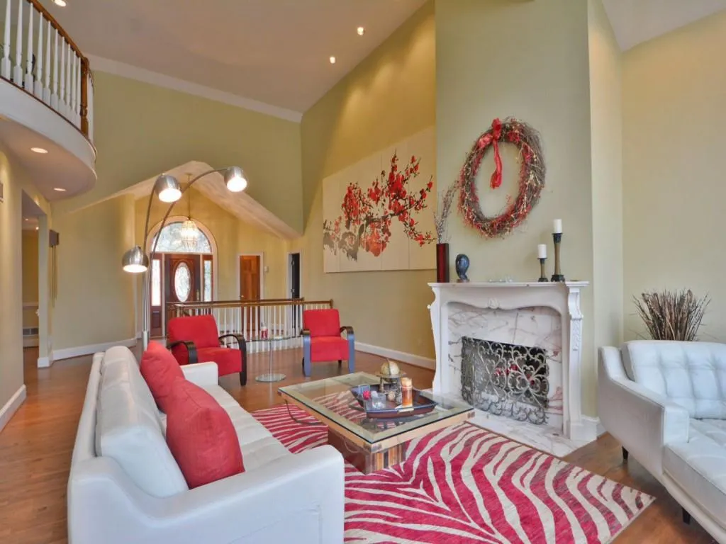 240 Grogans Lake Point, Sandy Springs, Georgia 30350, 6 Bedrooms Bedrooms, ,4 BathroomsBathrooms,Residential,Sold,240 Grogans Lake Point,5635140