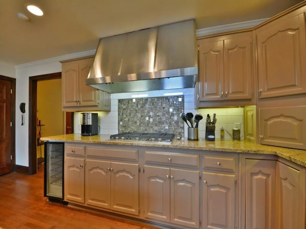 240 Grogans Lake Point, Sandy Springs, Georgia 30350, 6 Bedrooms Bedrooms, ,4 BathroomsBathrooms,Residential,Sold,240 Grogans Lake Point,5635140