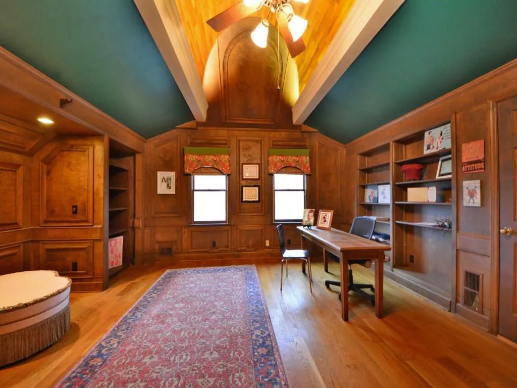 240 Grogans Lake Point, Sandy Springs, Georgia 30350, 6 Bedrooms Bedrooms, ,4 BathroomsBathrooms,Residential,Sold,240 Grogans Lake Point,5635140