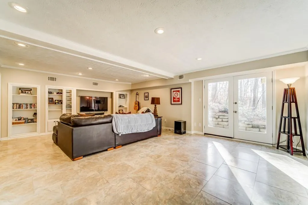 75 Seville Chase, Atlanta, Georgia 30328, 4 Bedrooms Bedrooms, ,3 BathroomsBathrooms,Residential,Sold,75 Seville Chase,6837197