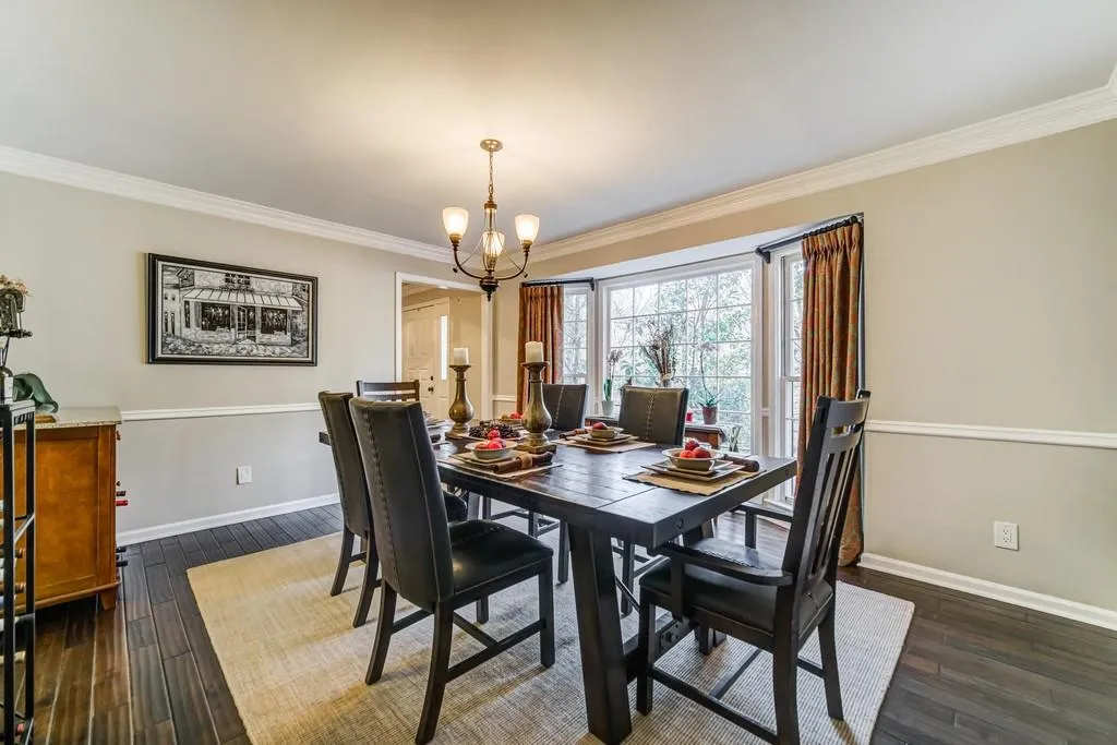 75 Seville Chase, Atlanta, Georgia 30328, 4 Bedrooms Bedrooms, ,3 BathroomsBathrooms,Residential,Sold,75 Seville Chase,6837197