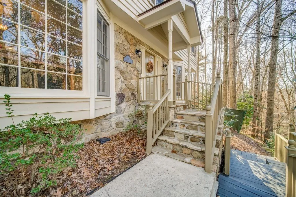 75 Seville Chase, Atlanta, Georgia 30328, 4 Bedrooms Bedrooms, ,3 BathroomsBathrooms,Residential,Sold,75 Seville Chase,6837197