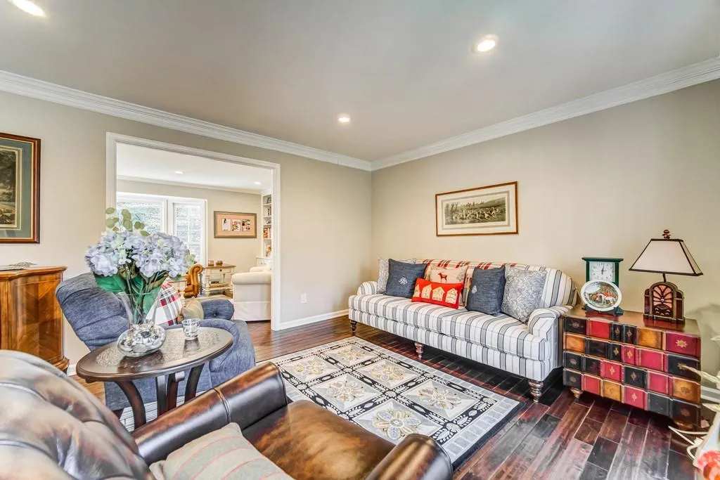 75 Seville Chase, Atlanta, Georgia 30328, 4 Bedrooms Bedrooms, ,3 BathroomsBathrooms,Residential,Sold,75 Seville Chase,6837197