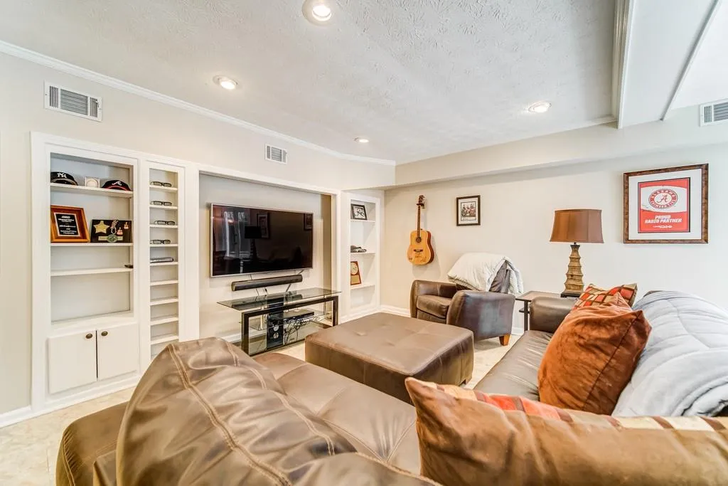 75 Seville Chase, Atlanta, Georgia 30328, 4 Bedrooms Bedrooms, ,3 BathroomsBathrooms,Residential,Sold,75 Seville Chase,6837197