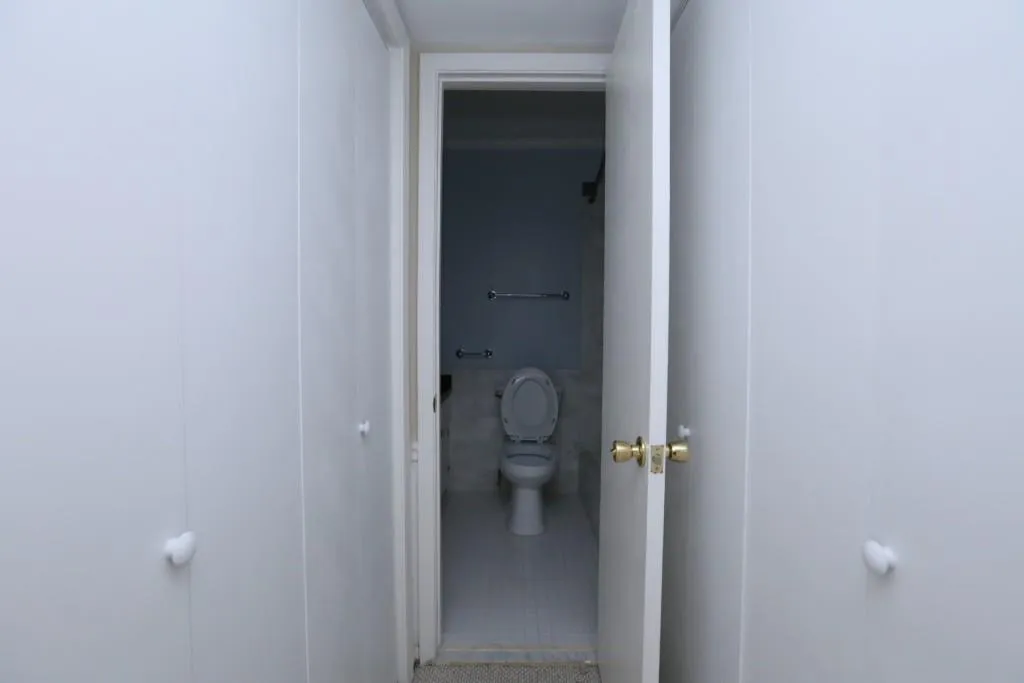 5591 Kingsport Drive, Atlanta, Georgia 30342, 2 Bedrooms Bedrooms, ,1 BathroomBathrooms,Residential,Sold,5591 Kingsport Drive,5697945