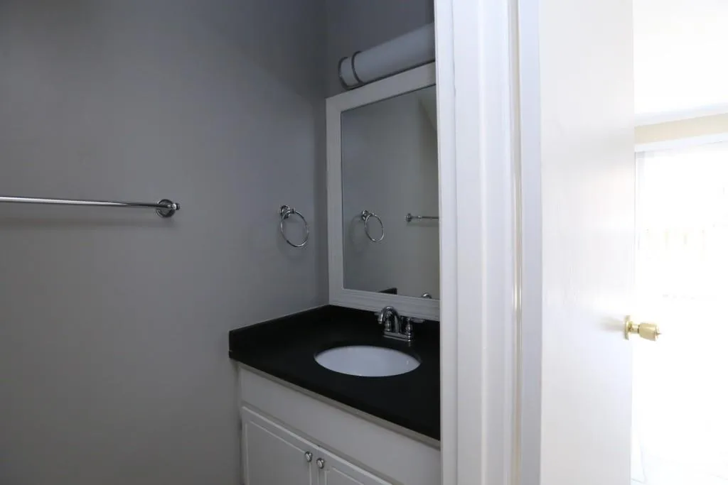 5591 Kingsport Drive, Atlanta, Georgia 30342, 2 Bedrooms Bedrooms, ,1 BathroomBathrooms,Residential,Sold,5591 Kingsport Drive,5697945