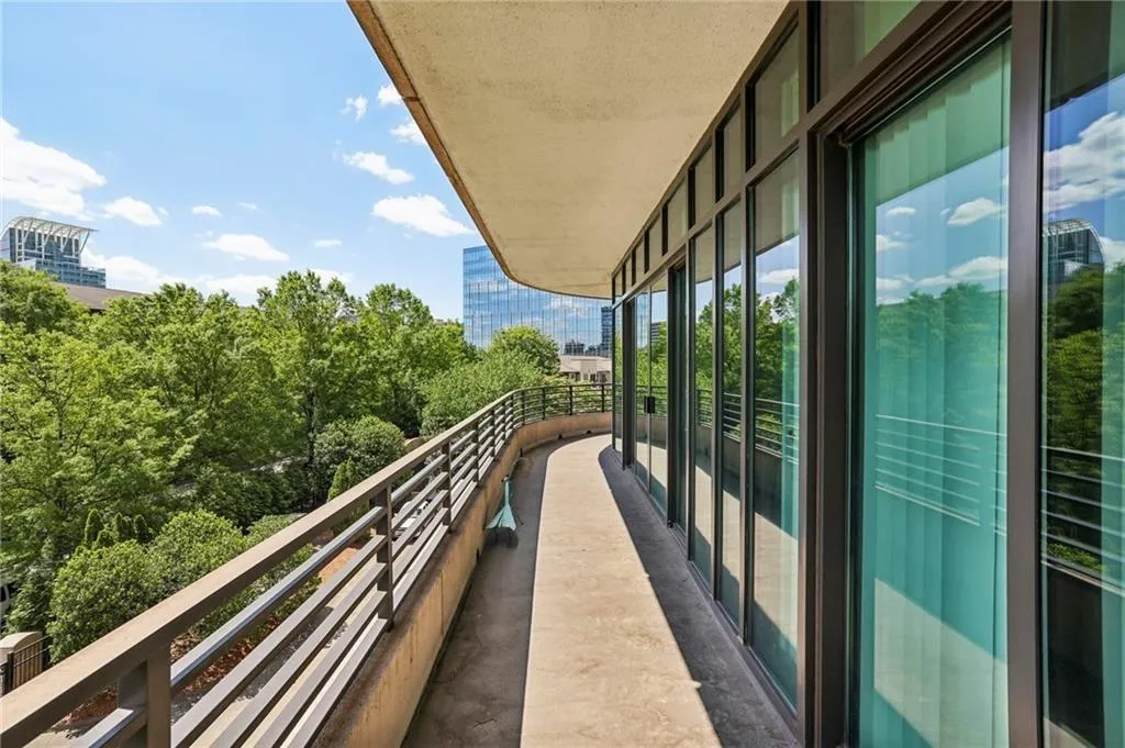 750 Park Avenue Ne Unit 6s, Atlanta, Georgia 30326, 2 Bedrooms Bedrooms, ,2 BathroomsBathrooms,Residential,For Sale,750 Park Avenue Ne Unit 6s,7624792