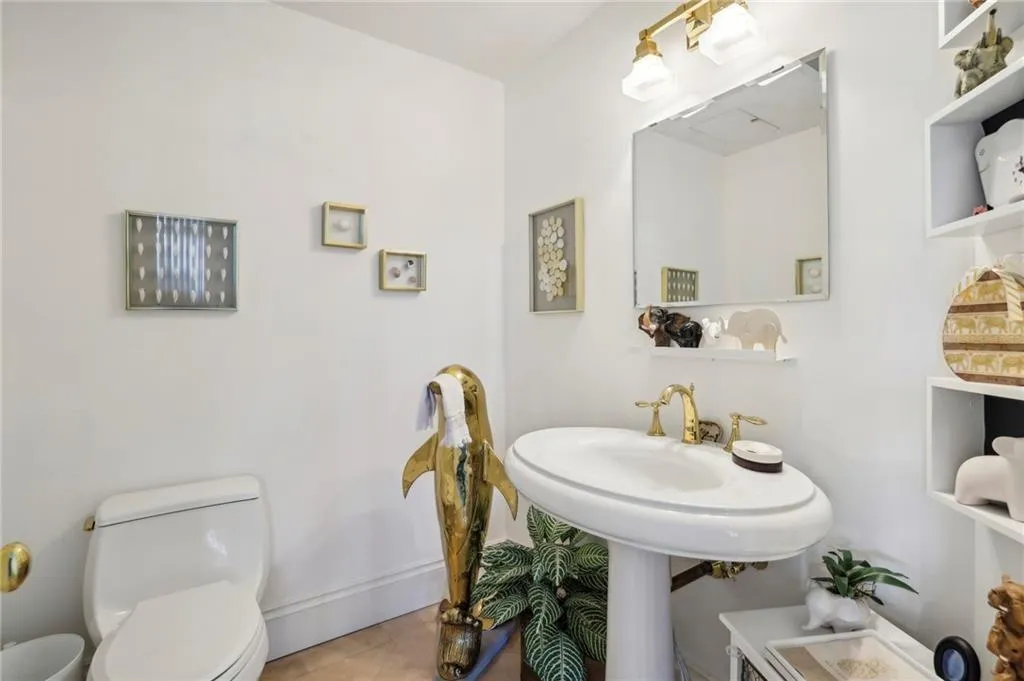 750 Park Avenue Ne Unit 6s, Atlanta, Georgia 30326, 2 Bedrooms Bedrooms, ,2 BathroomsBathrooms,Residential,For Sale,750 Park Avenue Ne Unit 6s,7624792