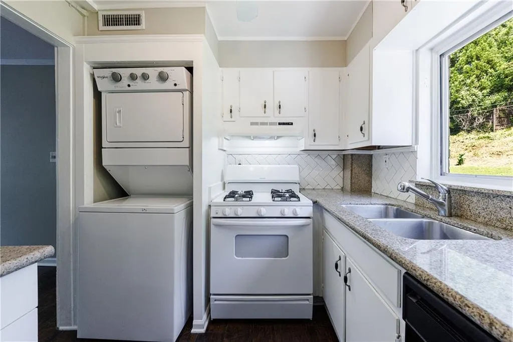 101 Ardmore Place Nw Unit 3, Atlanta, Georgia 30309, 2 Bedrooms Bedrooms, ,1 BathroomBathrooms,Residential,For Sale,101 Ardmore Place Nw Unit 3,7654654
