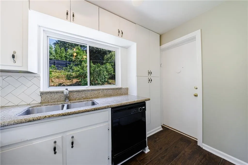 101 Ardmore Place Nw Unit 3, Atlanta, Georgia 30309, 2 Bedrooms Bedrooms, ,1 BathroomBathrooms,Residential,For Sale,101 Ardmore Place Nw Unit 3,7654654