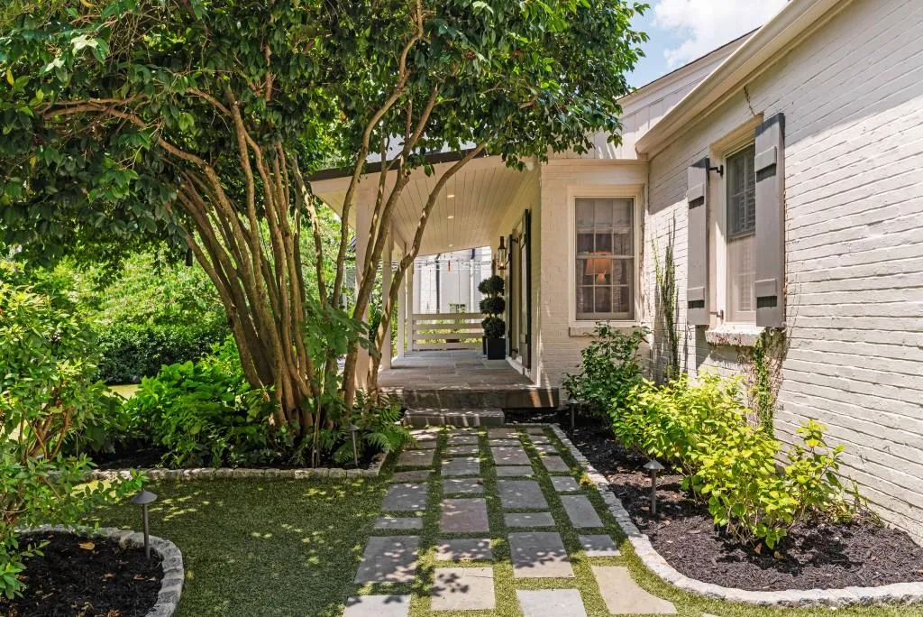 568 E Wesley Road Ne, Atlanta, Georgia 30305, 3 Bedrooms Bedrooms, ,3 BathroomsBathrooms,Residential,For Sale,568 E Wesley Road Ne,7612343