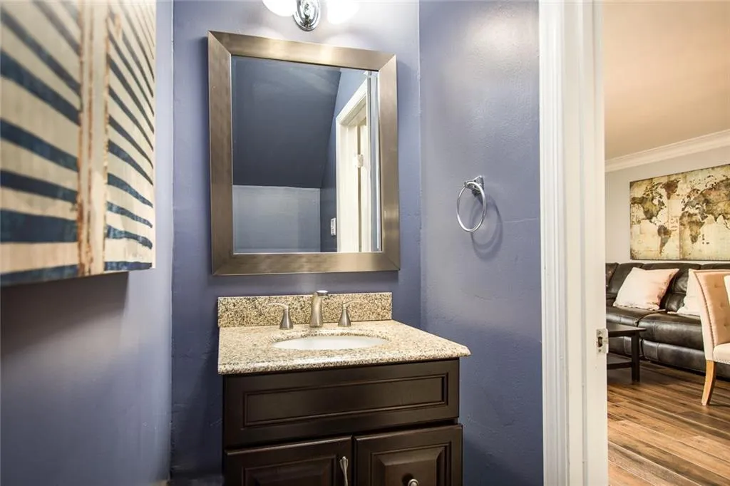 6700 Roswell Road Unit 21c, Sandy Springs, Georgia 30328, 2 Bedrooms Bedrooms, ,1 BathroomBathrooms,Residential,Sold,6700 Roswell Road Unit 21c,6066486