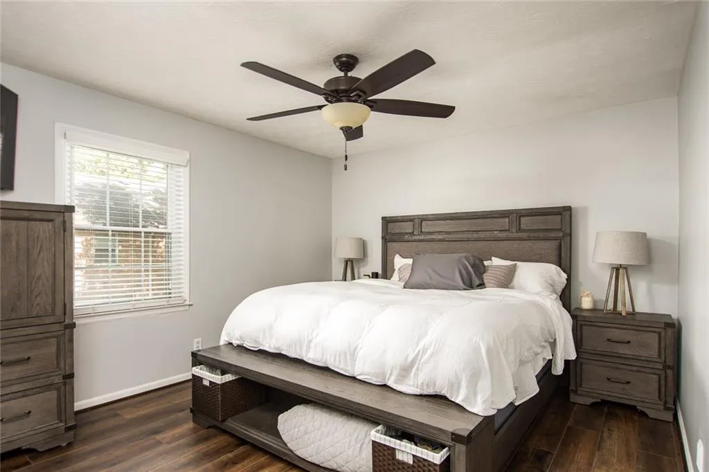 6700 Roswell Road Unit 21c, Sandy Springs, Georgia 30328, 2 Bedrooms Bedrooms, ,1 BathroomBathrooms,Residential,Sold,6700 Roswell Road Unit 21c,6066486