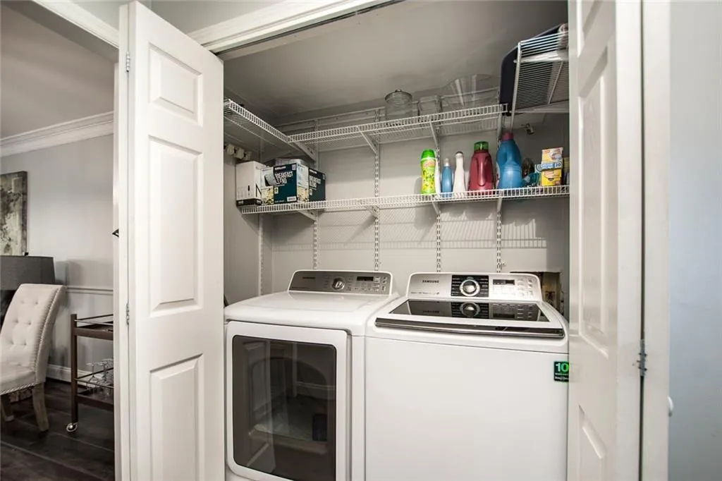 6700 Roswell Road Unit 21c, Sandy Springs, Georgia 30328, 2 Bedrooms Bedrooms, ,1 BathroomBathrooms,Residential,Sold,6700 Roswell Road Unit 21c,6066486