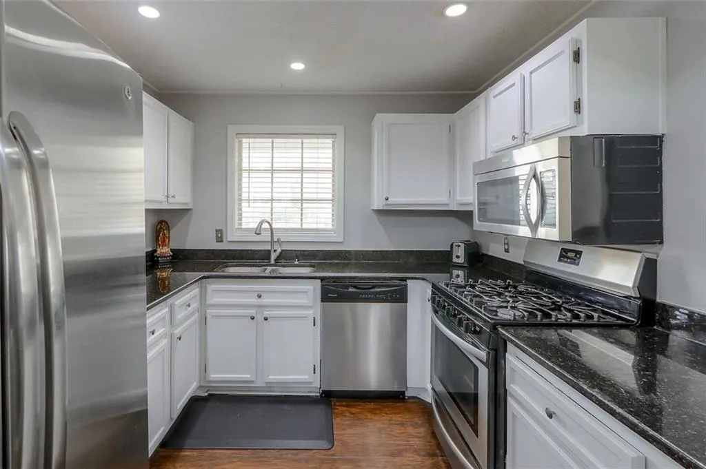 1510 Gettysburg Place, Atlanta, Georgia 30350, 2 Bedrooms Bedrooms, ,1 BathroomBathrooms,Residential,Sold,1510 Gettysburg Place,6699395