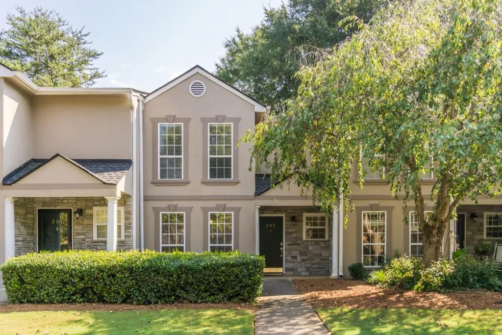 202 Masons Creek Circle Unit 202, Sandy Springs, Georgia 30350, 2 Bedrooms Bedrooms, ,2 BathroomsBathrooms,Residential,Sold,202 Masons Creek Circle Unit 202,6627059