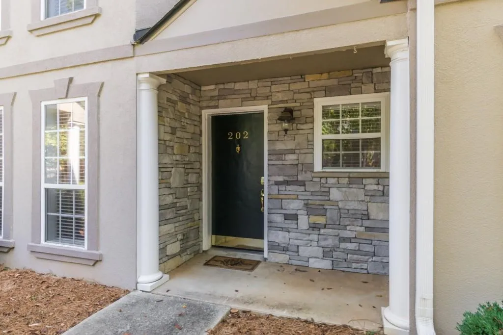 202 Masons Creek Circle Unit 202, Sandy Springs, Georgia 30350, 2 Bedrooms Bedrooms, ,2 BathroomsBathrooms,Residential,Sold,202 Masons Creek Circle Unit 202,6627059