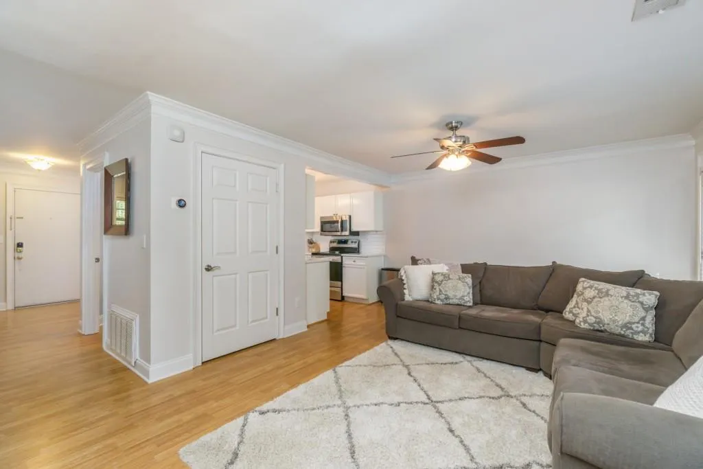 202 Masons Creek Circle Unit 202, Sandy Springs, Georgia 30350, 2 Bedrooms Bedrooms, ,2 BathroomsBathrooms,Residential,Sold,202 Masons Creek Circle Unit 202,6627059