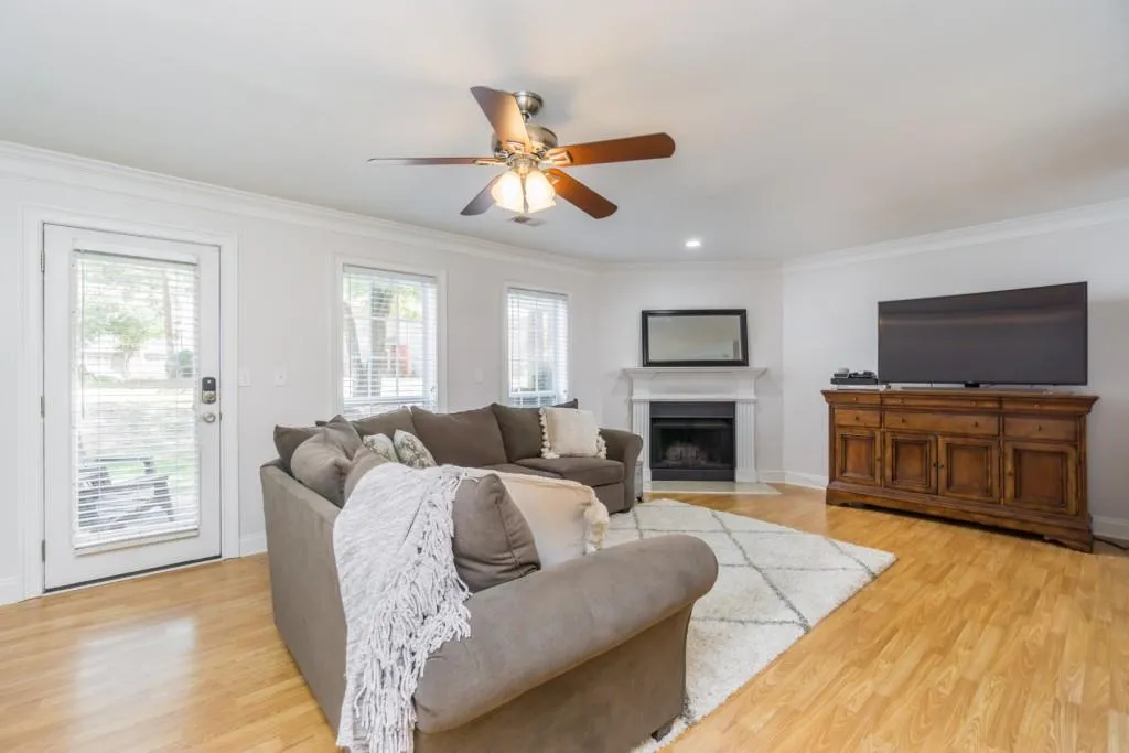 202 Masons Creek Circle Unit 202, Sandy Springs, Georgia 30350, 2 Bedrooms Bedrooms, ,2 BathroomsBathrooms,Residential,Sold,202 Masons Creek Circle Unit 202,6627059