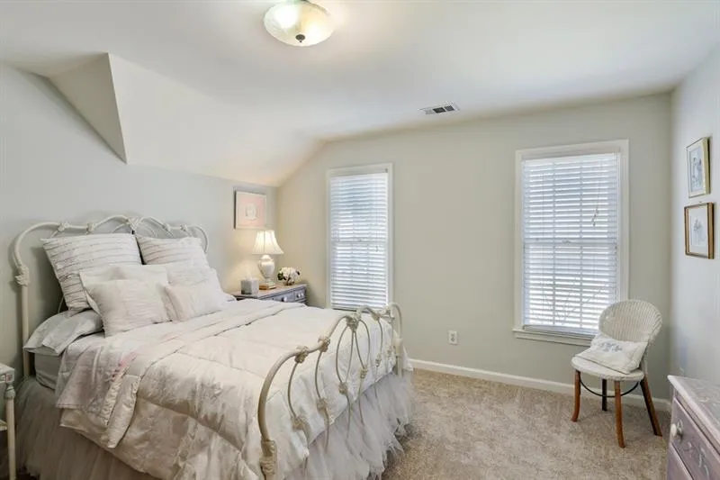 530 Cameron Manor Way, Sandy Springs, Georgia 30328, 5 Bedrooms Bedrooms, ,3 BathroomsBathrooms,Residential,Sold,530 Cameron Manor Way,6016070