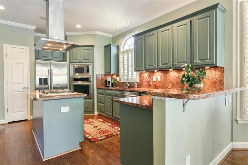 530 Cameron Manor Way, Sandy Springs, Georgia 30328, 5 Bedrooms Bedrooms, ,3 BathroomsBathrooms,Residential,Sold,530 Cameron Manor Way,6016070