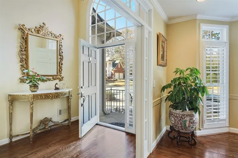 530 Cameron Manor Way, Sandy Springs, Georgia 30328, 5 Bedrooms Bedrooms, ,3 BathroomsBathrooms,Residential,Sold,530 Cameron Manor Way,6016070