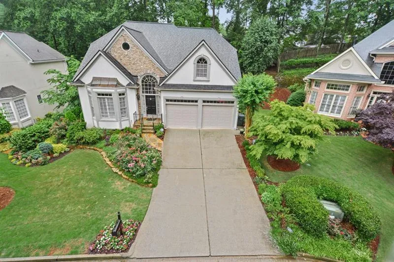 530 Cameron Manor Way, Sandy Springs, Georgia 30328, 5 Bedrooms Bedrooms, ,3 BathroomsBathrooms,Residential,Sold,530 Cameron Manor Way,6016070